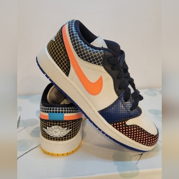 Nike Air Jordan1 Mid MMD (GS)  Multi Color Youth Size 4 - Picture 8 of 8